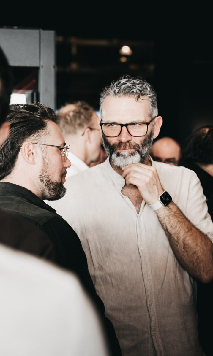Guests networking at a teambuilding event in Antwerp - Gasten netwerken op een teambuildingevent in Antwerpen