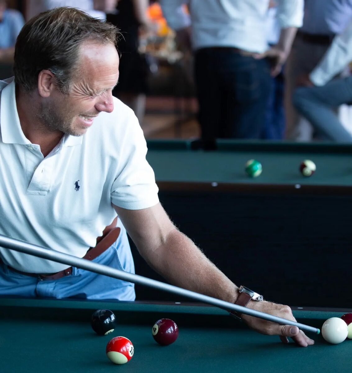 Playing pool in the bar games area in Antwerp - Poolen in de bargames-zone in Antwerpen